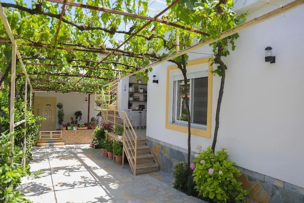 Holiday home Cereni Guesthouse Berat